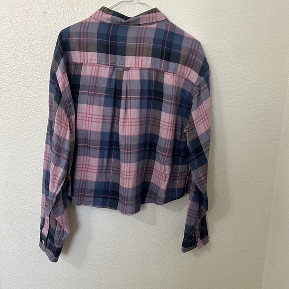 American Eagle Cropped Pink and Purple Flannel Size L - Picture 3 of 5